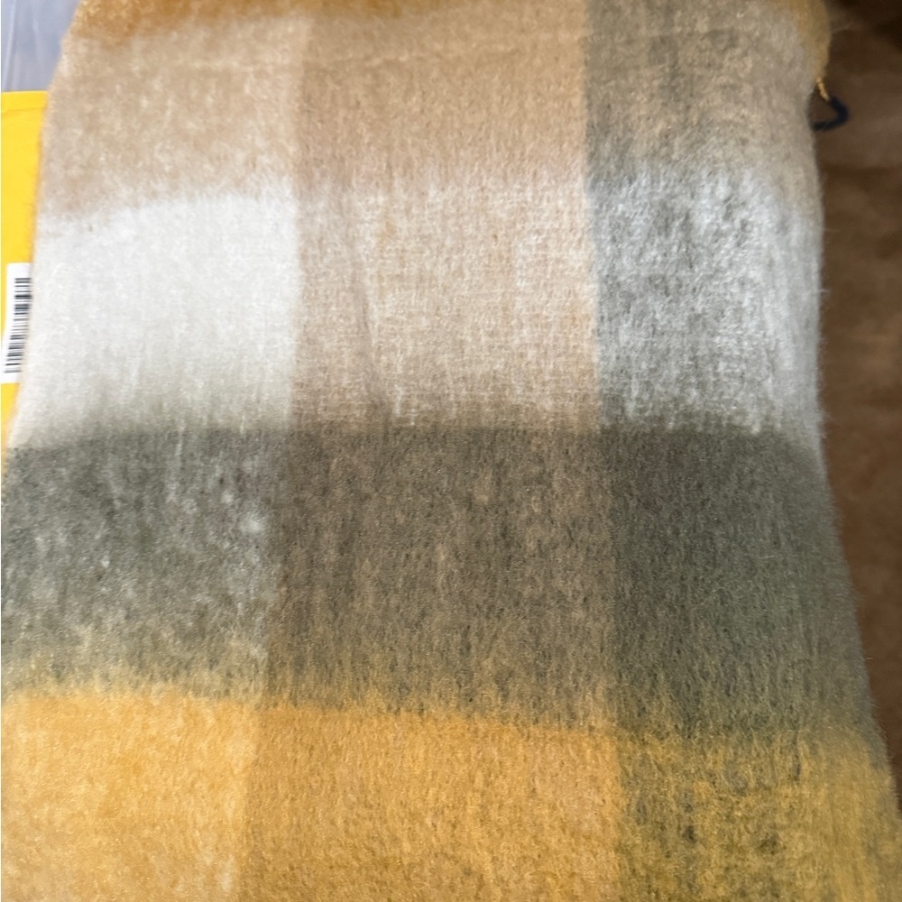 Women’s Pashmina Shawl/wrap/scarf super soft. Brand new - Picture 2 of 4